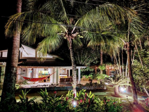 Linda Casa Praia de Pauba em condominio